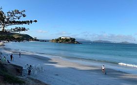 Cabo Frio Lindo 2 quartos Reformado para 8 pessoas
